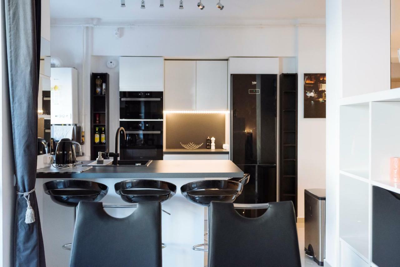 Ferienwohnung Luxury Flat 8 Near Metro Bukarest Exterior foto