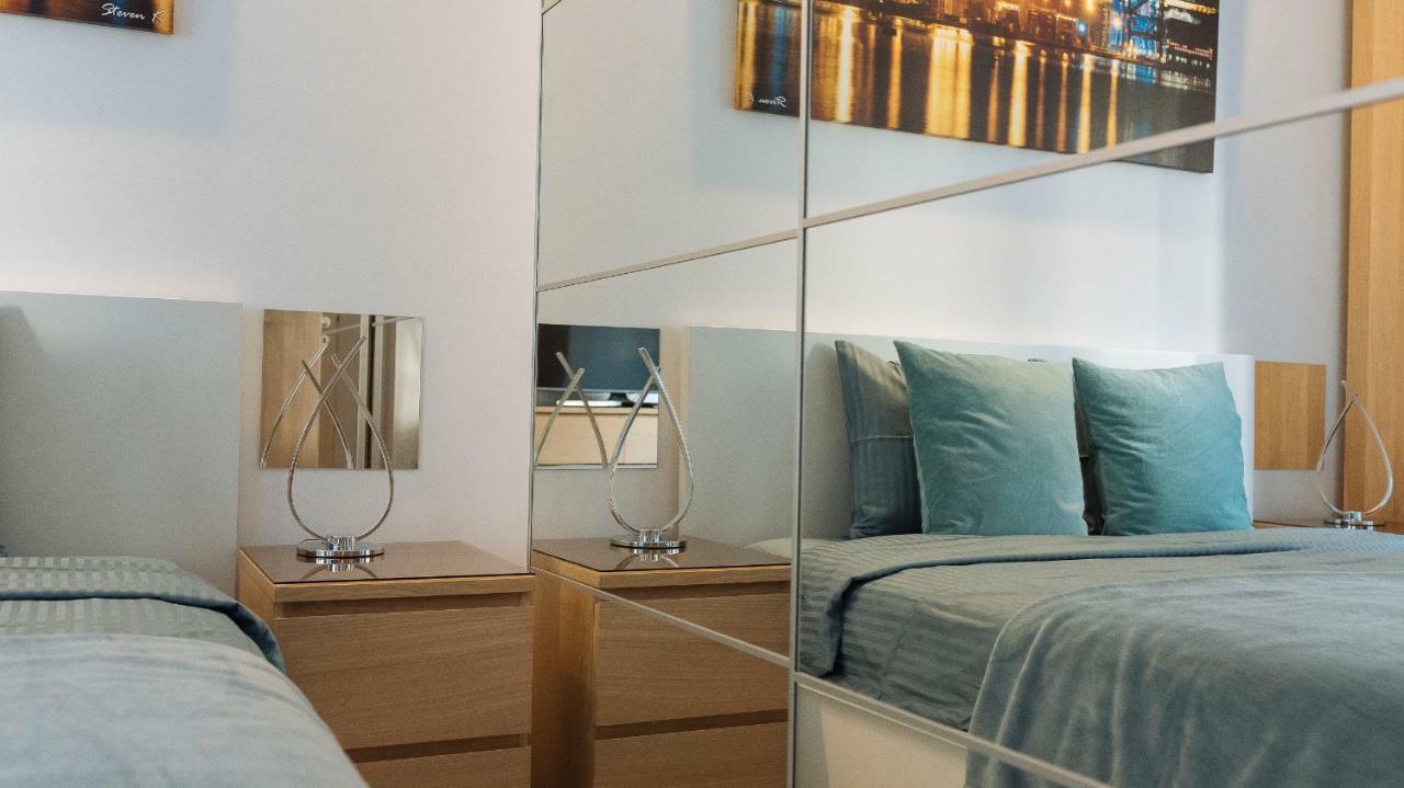 Ferienwohnung Luxury Flat 8 Near Metro Bukarest Exterior foto