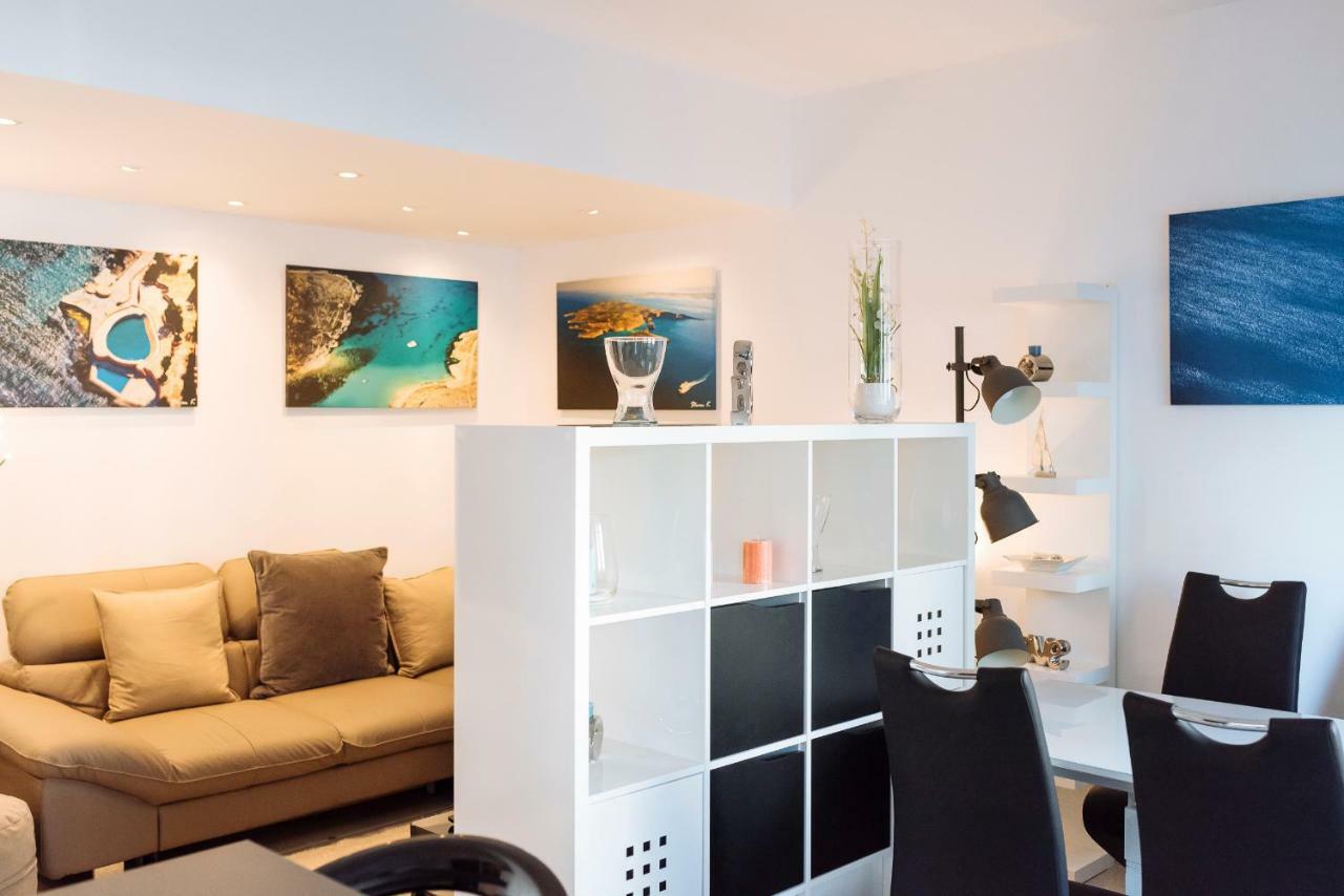 Ferienwohnung Luxury Flat 8 Near Metro Bukarest Exterior foto