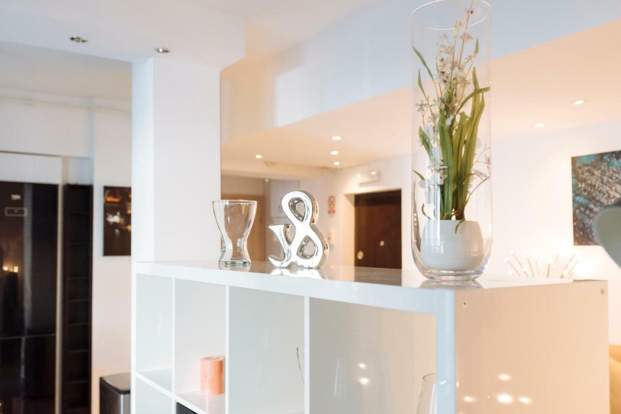 Ferienwohnung Luxury Flat 8 Near Metro Bukarest Exterior foto