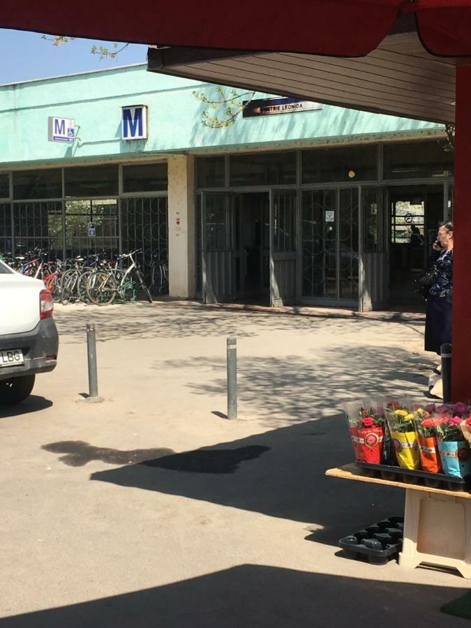 Ferienwohnung Luxury Flat 8 Near Metro Bukarest Exterior foto